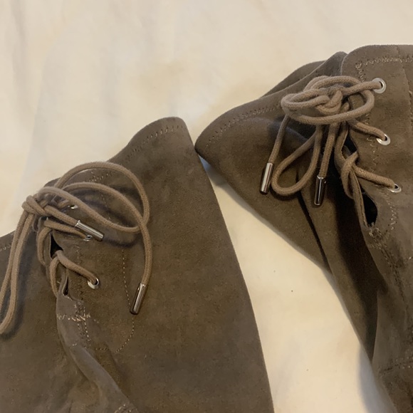 Over the knee boots with lace up back and zipper - Picture 6 of 7